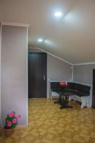 Мини-отель Telavi Host Guesthouse in Telavi, Kakhetia Телави Двухместный номер с 2 отдельными кроватями и балконом-9